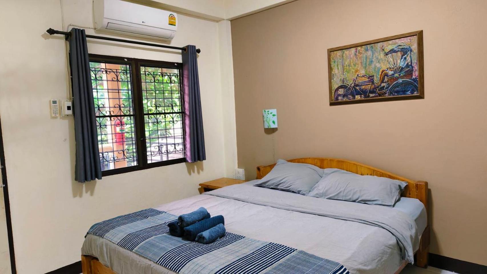 The Shire Guesthouse Чиангмай Экстерьер фото